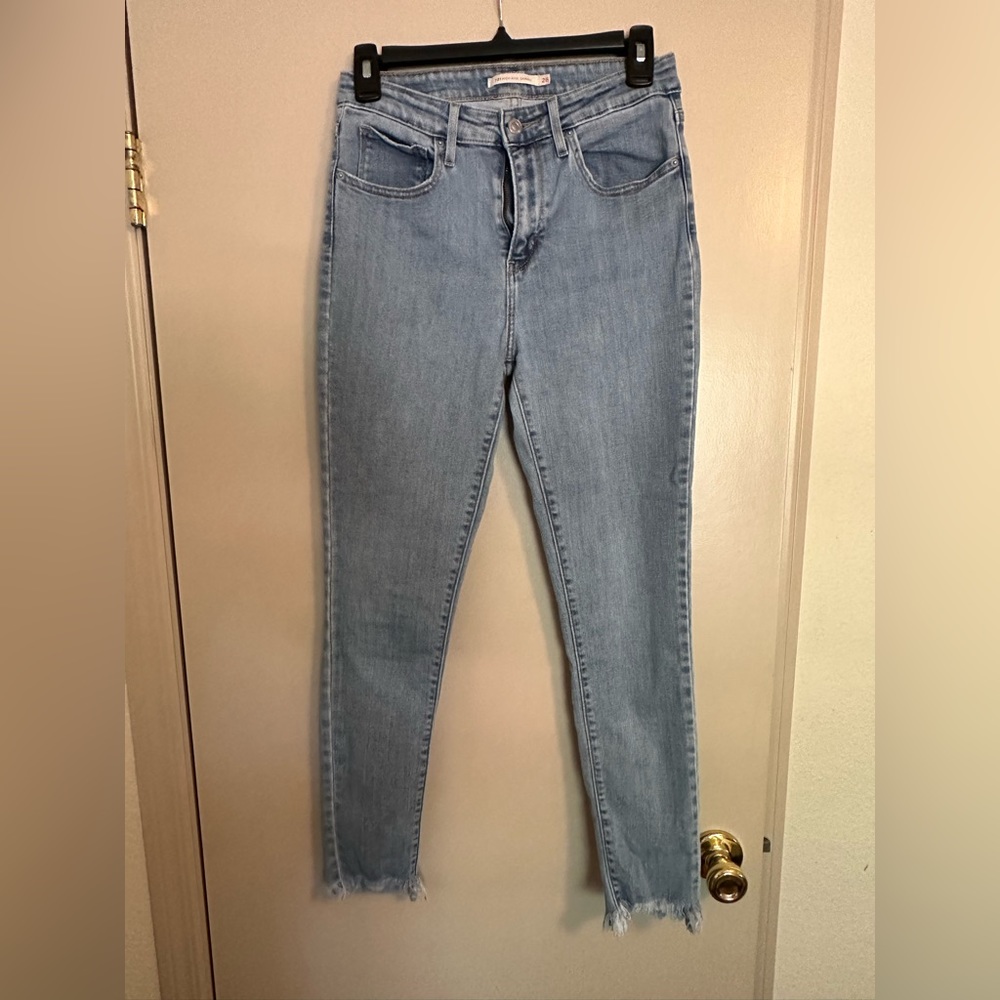 Levi’s 721 High Rise Skinny Jean Size 28.